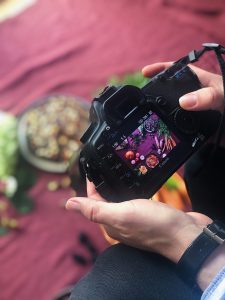 Kager med grøntsager bog People's Press